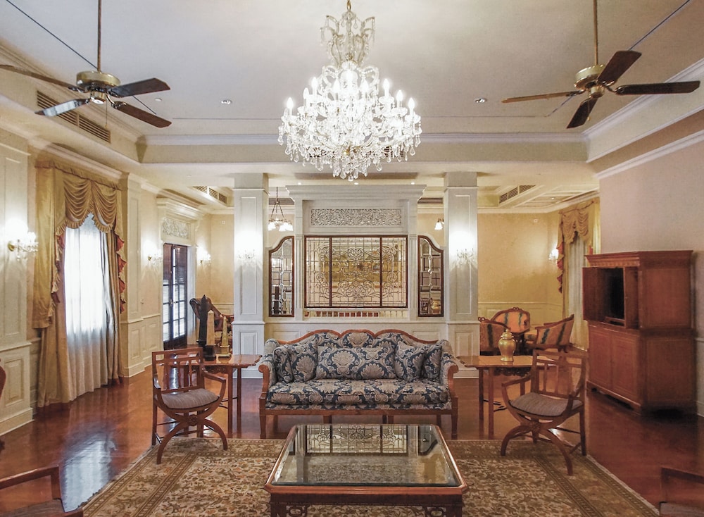 Suite Presidencial, 1 Cama King y 2 Individuales del hotel Majapahit Surabaya - Mgallery. Foto 8