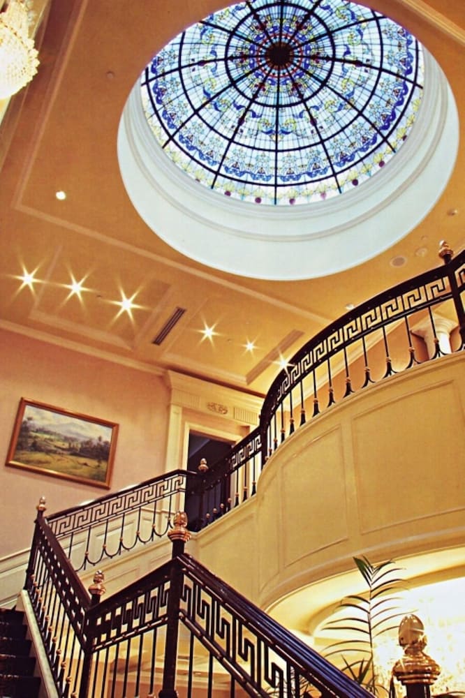 Suite Presidencial, 1 Cama King y 2 Individuales del hotel Majapahit Surabaya - Mgallery. Foto 10