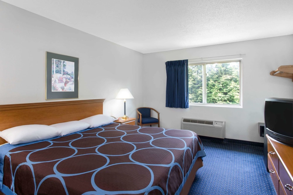 Habitación estándar, 1 cama de matrimonio grande del hotel Super 8 by Wyndham Kingston