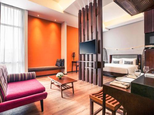 Suite Estudio Familiar con cama extragrande del hotel Mercure Surabaya Grand Mirama