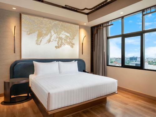 Suite Privilege del hotel Mercure Surabaya Grand Mirama. Foto 3