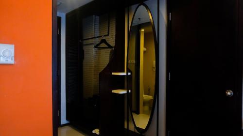 Habitación Doble Clásica - 2 camas del hotel Mercure Surabaya Grand Mirama. Foto 4