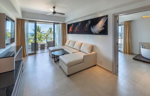Suite Presidencial Diamond Club de lujo de 1 dormitorio y terraza frente al mar del hotel Royalton Chic Punta Cana, An Autograph Collection All-inclusive Resort and Casino – Adults Only. Foto 4