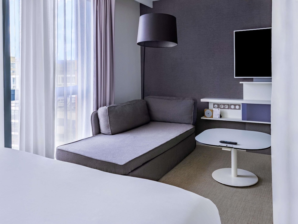 Suite estándar, 1 cama doble con sofá cama del hotel Novotel Suites Paris Issy Les Moulineaux. Foto 4