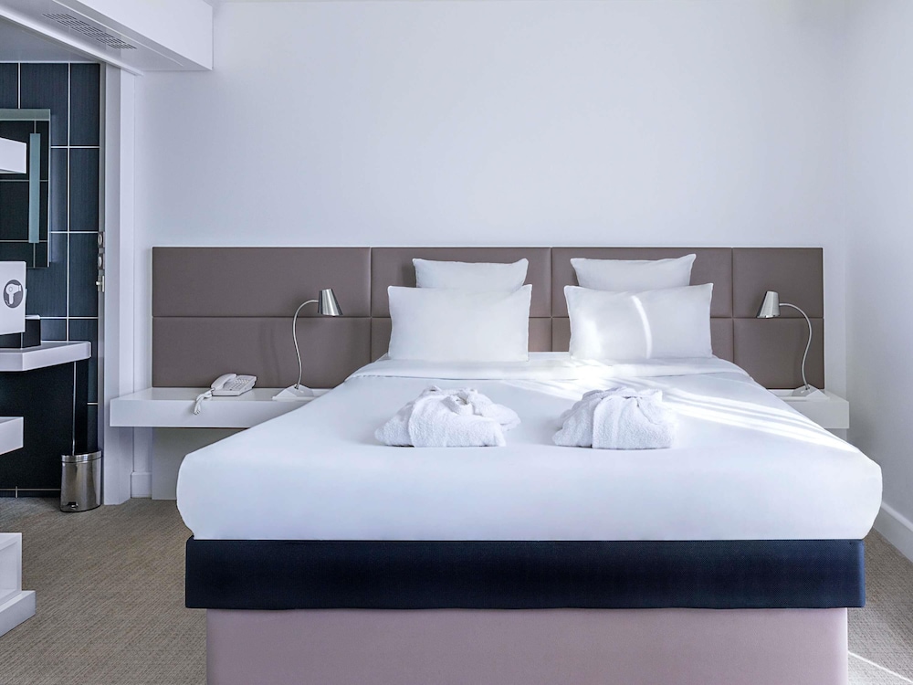 Habitación ejecutiva, 1 cama de matrimonio del hotel Novotel Suites Paris Issy Les Moulineaux. Foto 6