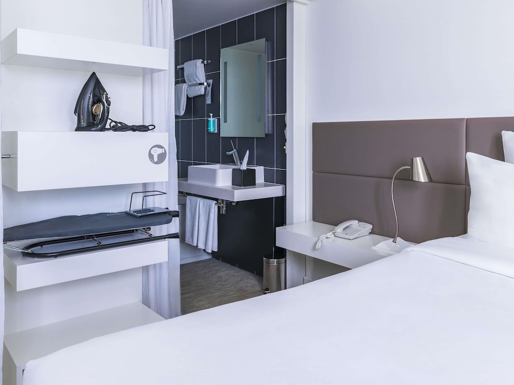 Habitación ejecutiva, 1 cama doble con sofá cama del hotel Novotel Suites Paris Issy Les Moulineaux. Foto 1