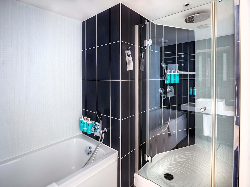 Habitación ejecutiva, 1 cama doble con sofá cama del hotel Novotel Suites Paris Issy Les Moulineaux. Foto 6