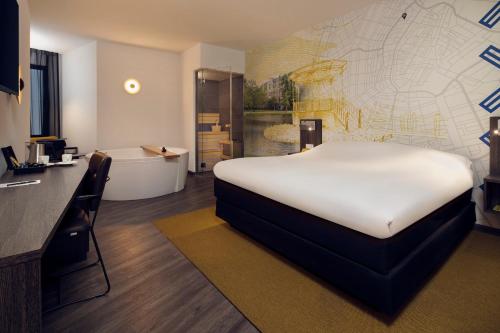 Suite del hotel Inntel Hotels Amsterdam Centre. Foto 1