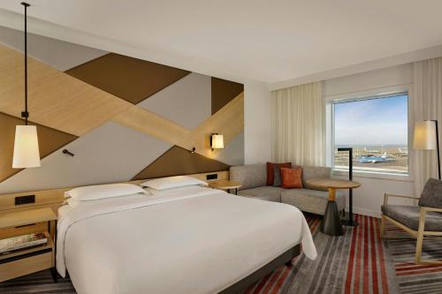 Habitación Deluxe con vistas al aeropuerto - 1 cama extragrande del hotel Sheraton Amsterdam Airport and Conference Center