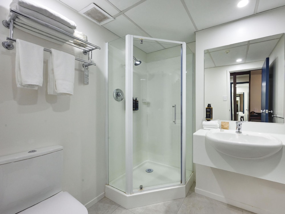 Habitación Estándar con 1 Cama King del hotel Mercure Wellington Abel Tasman. Foto 7