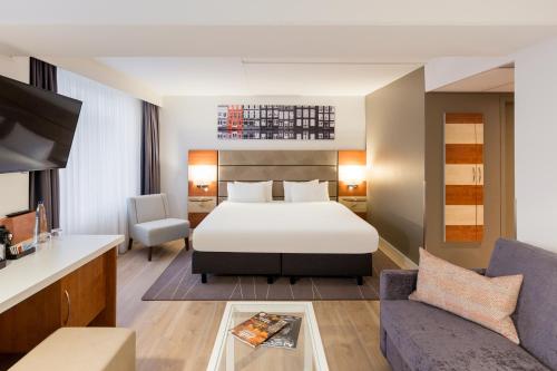 Habitación Superior con cama extragrande y sofá - No fumadores del hotel Mercure Amsterdam West. Foto 3