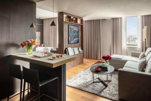 Suite del hotel Anantara Grand Hotel Krasnapolsky Amsterdam. Foto 2