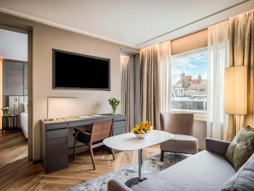Suite Junior del hotel Anantara Grand Hotel Krasnapolsky Amsterdam. Foto 1