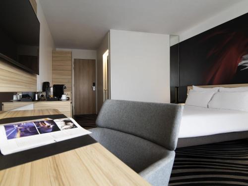 Habitación Superior - 1 cama grande del hotel Novotel Amsterdam City. Foto 3