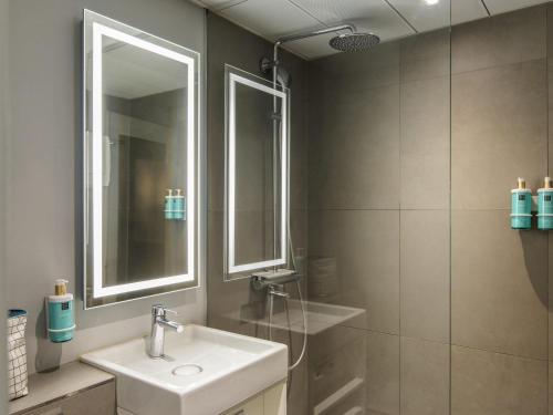 Habitación Doble Superior - 2 camas del hotel Novotel Amsterdam City. Foto 3