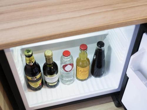 Habitación Executive con cama grande del hotel Novotel Amsterdam City. Foto 5