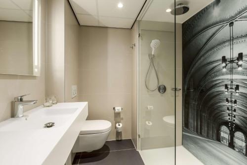 Superior Double or Twin Room with XL Extra Bed del hotel NH Amsterdam Schiphol Airport. Foto 6