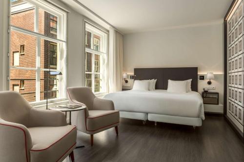 Habitación Doble Superior con vistas - 1 o 2 camas del hotel Nh Collection Amsterdam Barbizon Palace. Foto 1