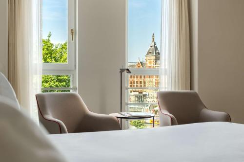 Habitación Doble Superior con vistas - 1 o 2 camas del hotel Nh Collection Amsterdam Barbizon Palace. Foto 4