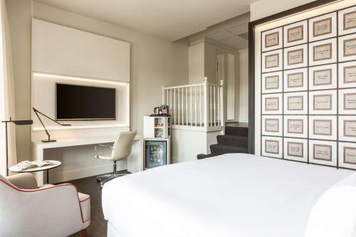 Habitación Doble Premium con vistas - 1 o 2 camas del hotel Nh Collection Amsterdam Barbizon Palace. Foto 1