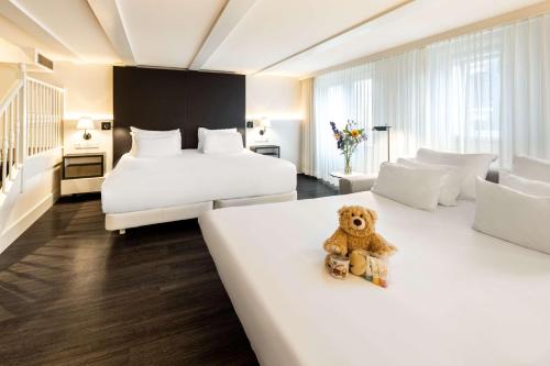 Habitación Familiar del hotel Nh Collection Amsterdam Barbizon Palace. Foto 1