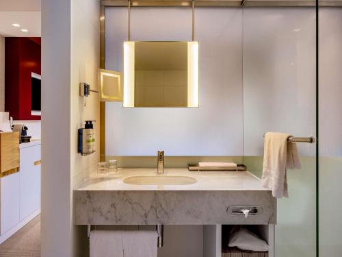 Habitación Doble Deluxe - 2 camas del hotel Pullman Eindhoven Cocagne. Foto 9