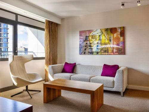 Suite Executive - Cama extragrande del hotel Pullman Eindhoven Cocagne. Foto 3
