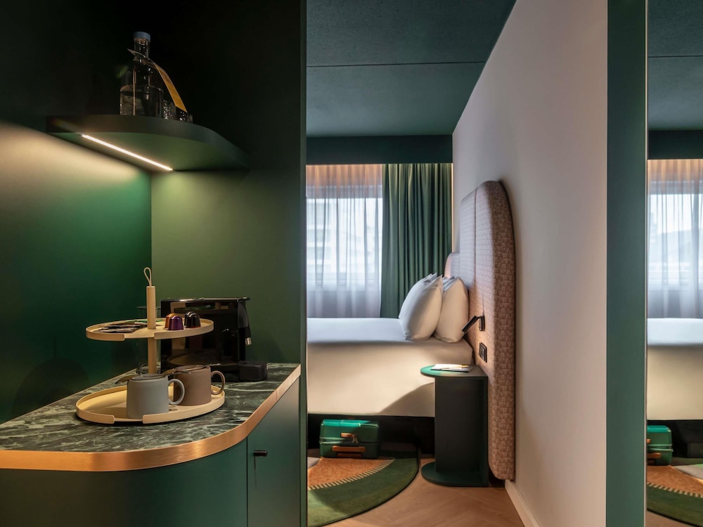 TRIBE MAX, 1 cama doble del hotel Mercure City Den Haag Central. Foto 1