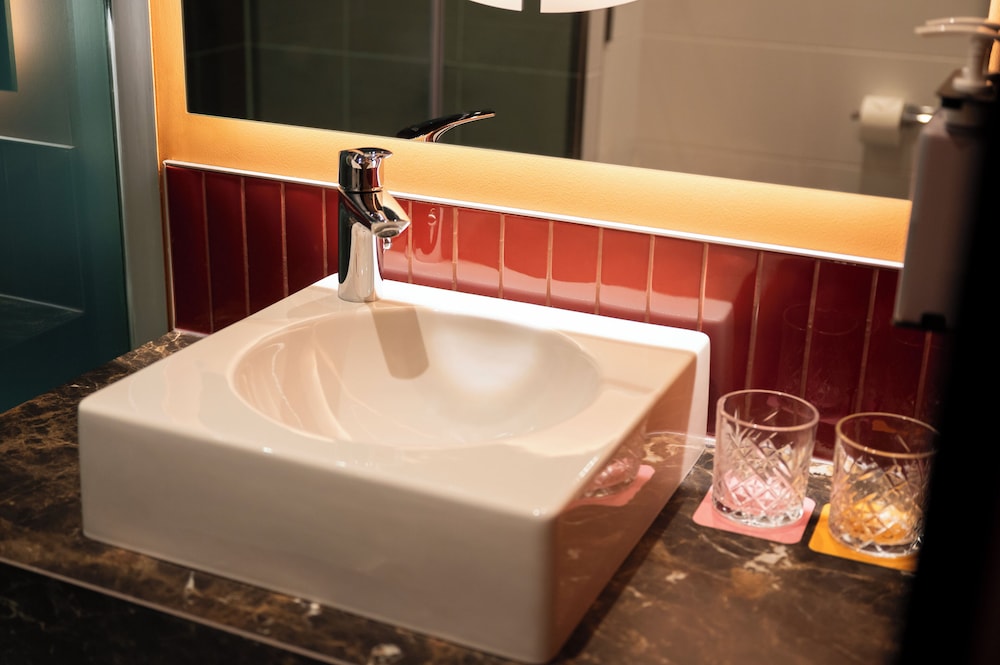 TRIBE Essential Accesible, 2 camas individuales del hotel Mercure City Den Haag Central. Foto 12