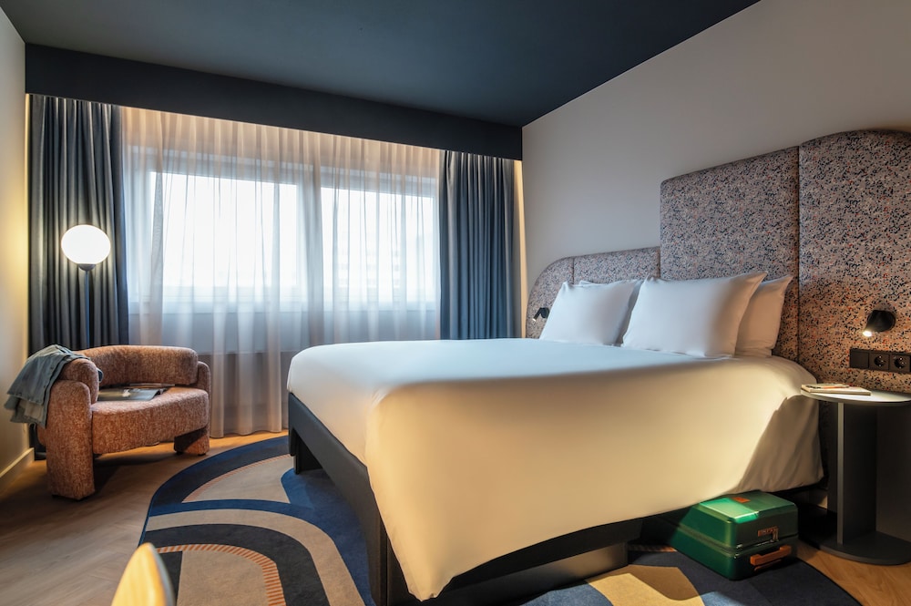 TRIBE MAX, 1 cama doble del hotel Mercure City Den Haag Central. Foto 4