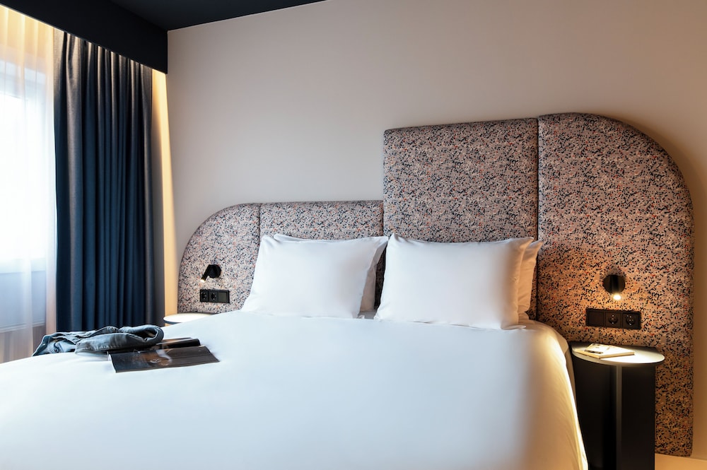 TRIBE MAX, 1 cama doble del hotel Mercure City Den Haag Central. Foto 6