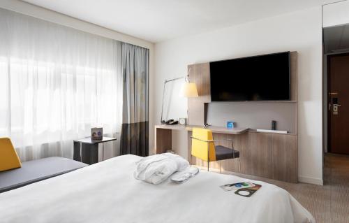 Deluxe Privilege Room with One Double Bed and Sofa Bed del hotel Novotel Den Haag World Forum. Foto 4