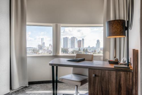 Habitación Executive - Torre del hotel Bilderberg Parkhotel Rotterdam. Foto 3