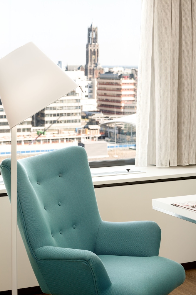 Habitación superior del hotel Nh Utrecht. Foto 1