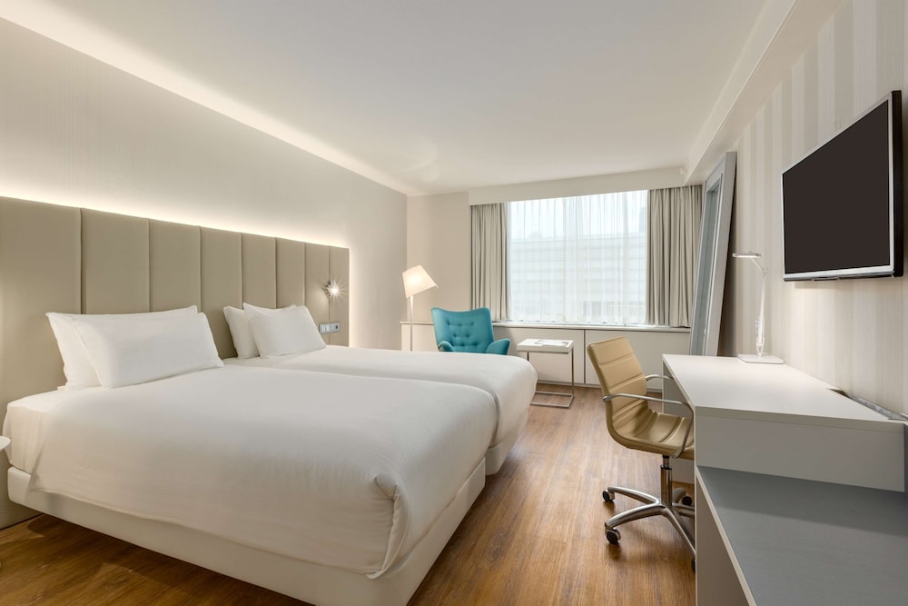 Habitación familiar, habitaciones comunicadas (3 adultos+1 niño) del hotel Nh Utrecht. Foto 3