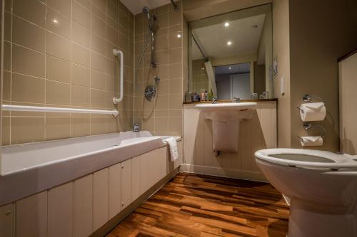 Habitación Doble adaptada para personas con discapacidad - 2 camas del hotel Bridge. Foto 2