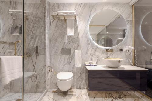 Habitación Doble Deluxe del hotel Sura Design & Suites. Foto 8