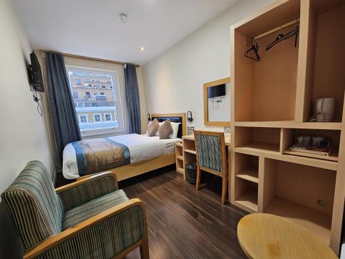 Habitación Doble Superior del hotel Cromwell International. Foto 6