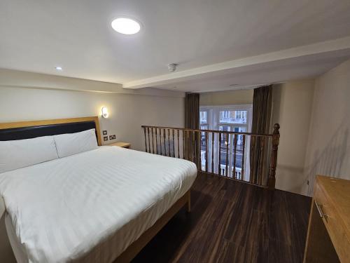 Suite Junior del hotel Cromwell International. Foto 10