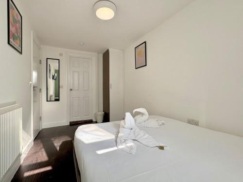 Habitación doble con baño privado del hotel Charlotte Street Rooms by News. Foto 16