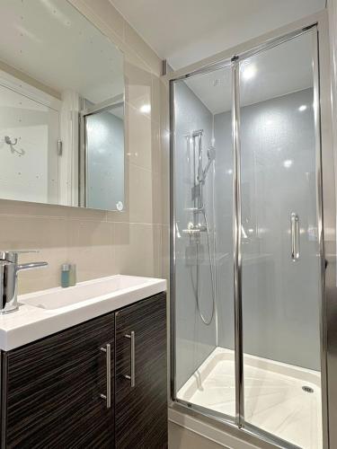 Habitación doble con baño privado del hotel Charlotte Street Rooms by News. Foto 29