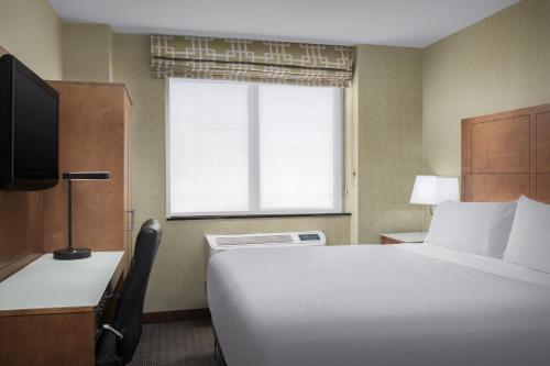 Habitación Estándar del hotel Holiday Inn Express Midtown West Hotel. Foto 2