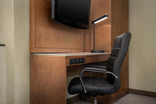 Habitación Estándar - 1 cama grande del hotel Holiday Inn Express Midtown West Hotel. Foto 2