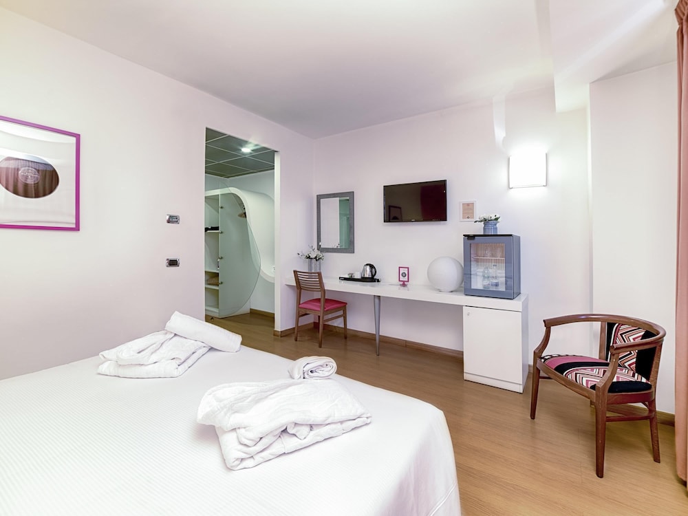 Habitación Doble Estándar del hotel Ibis Styles Roma Vintage. Foto 4