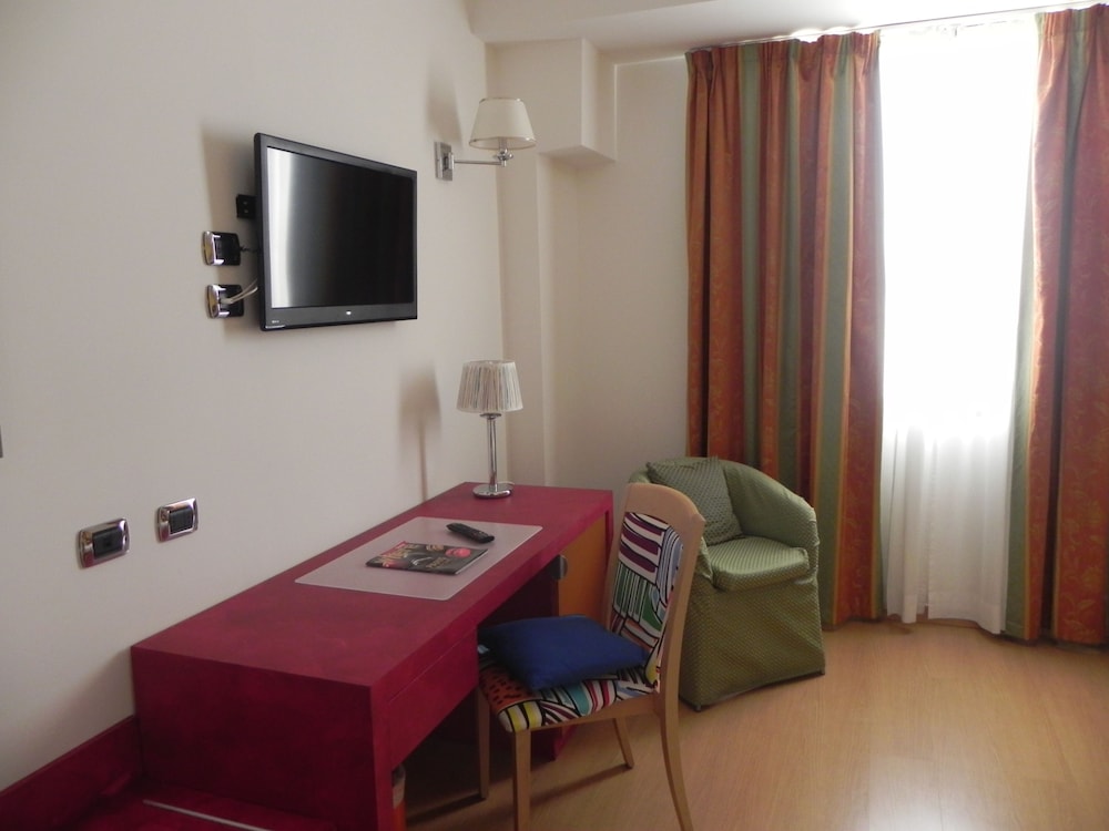 Habitación Doble Estándar del hotel Ibis Styles Roma Vintage. Foto 6