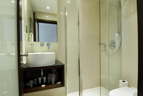 Habitación Doble Deluxe del hotel Park Avenue Baker Street. Foto 3