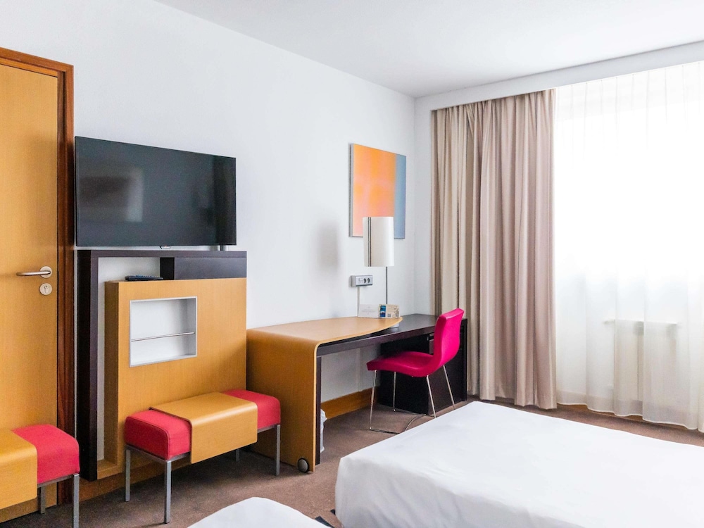 Habitación Superior Novation con dos camas individuales del hotel Novotel Krakow City West. Foto 5