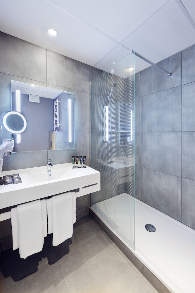 Habitación Ejecutiva Matrimonial del hotel Novotel Krakow City West. Foto 5