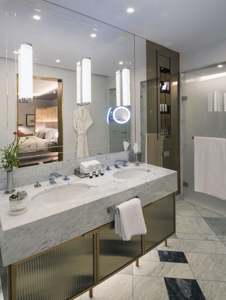 Habitación Deluxe, 1 cama de matrimonio grande del hotel Raffles Europejski Warsaw. Foto 4