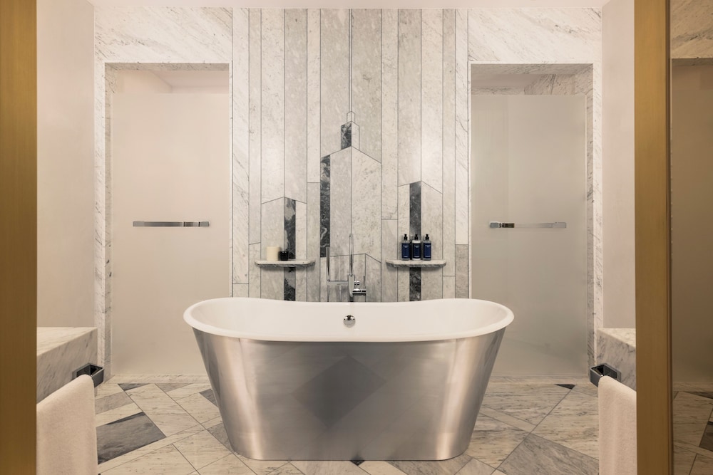 Suite ejecutiva, 2 camas de matrimonio del hotel Raffles Europejski Warsaw. Foto 9